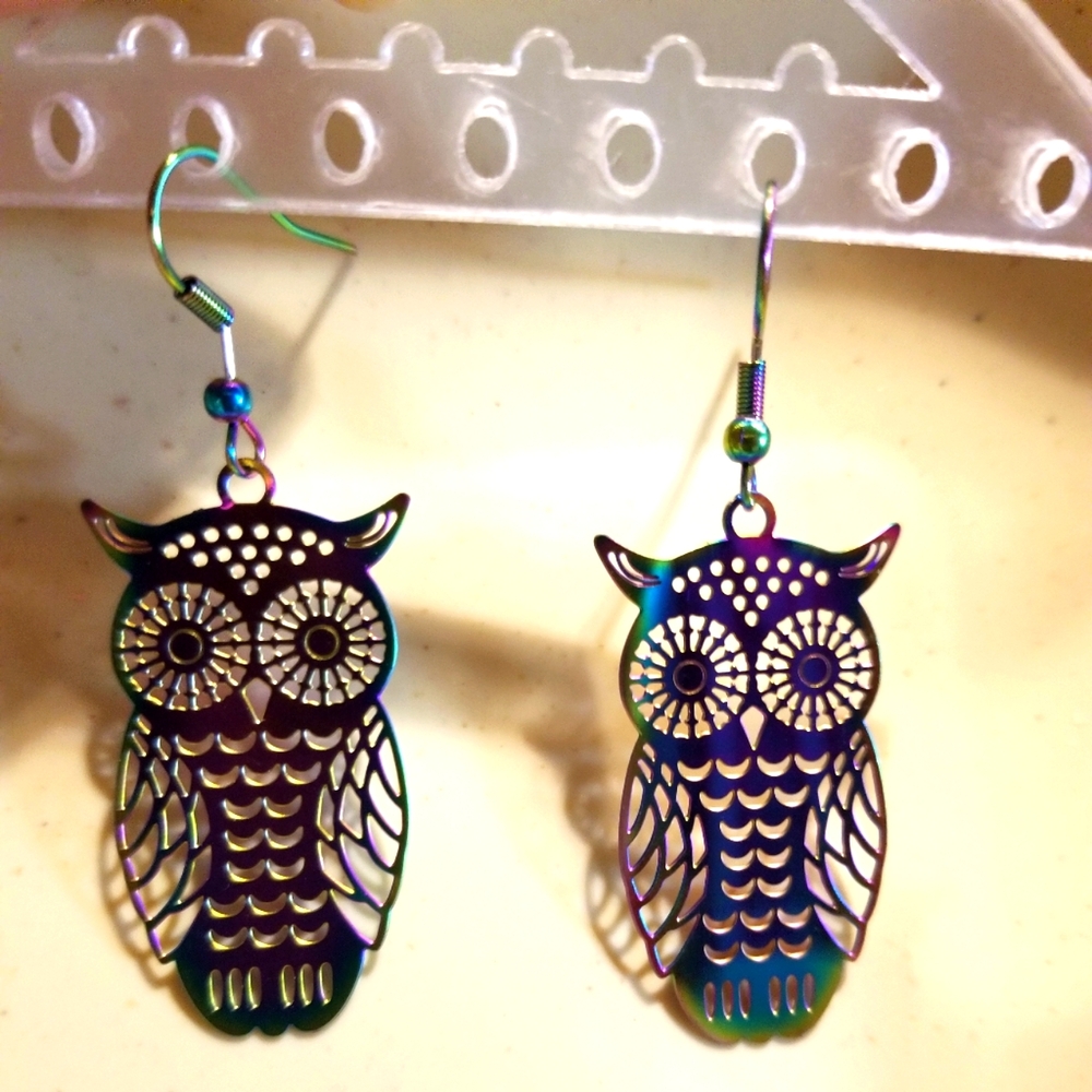 - Filigree Big Eyes Owl Earrings
